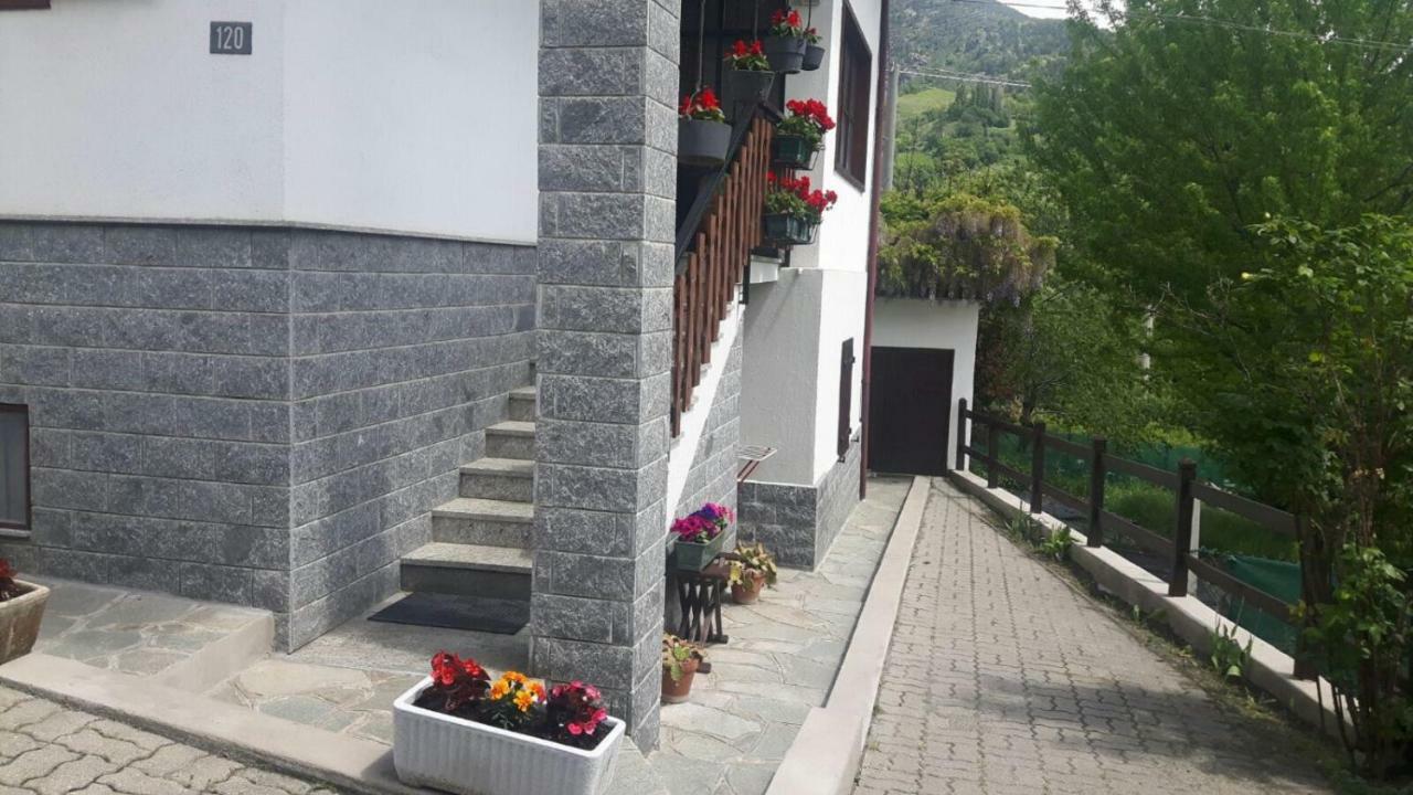 Casa Vacanze Germano Aosta Bagian luar foto